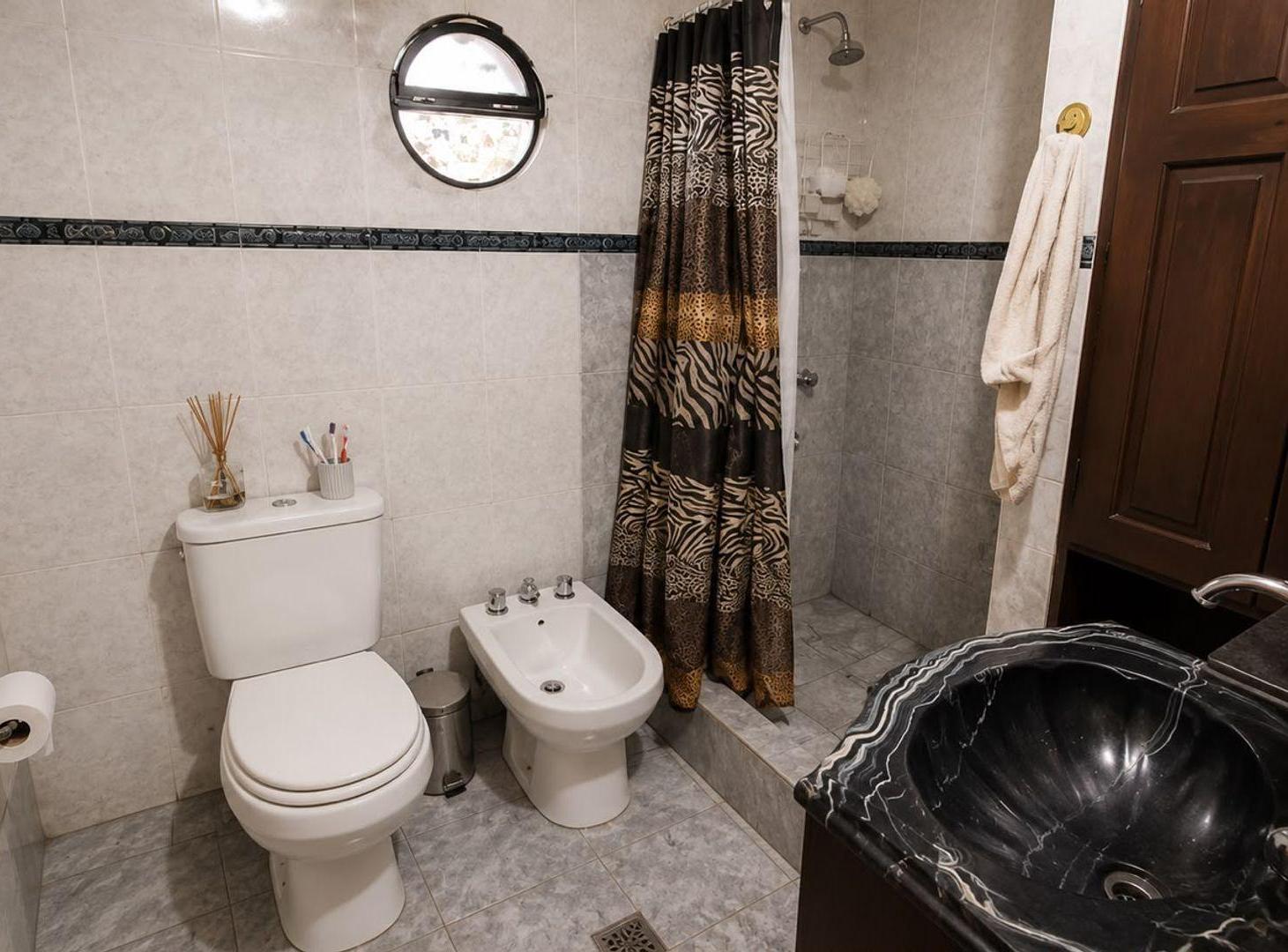 Foto de CASA EN VENTA LA PLATA 2 DORMITORIOS, imagen 2