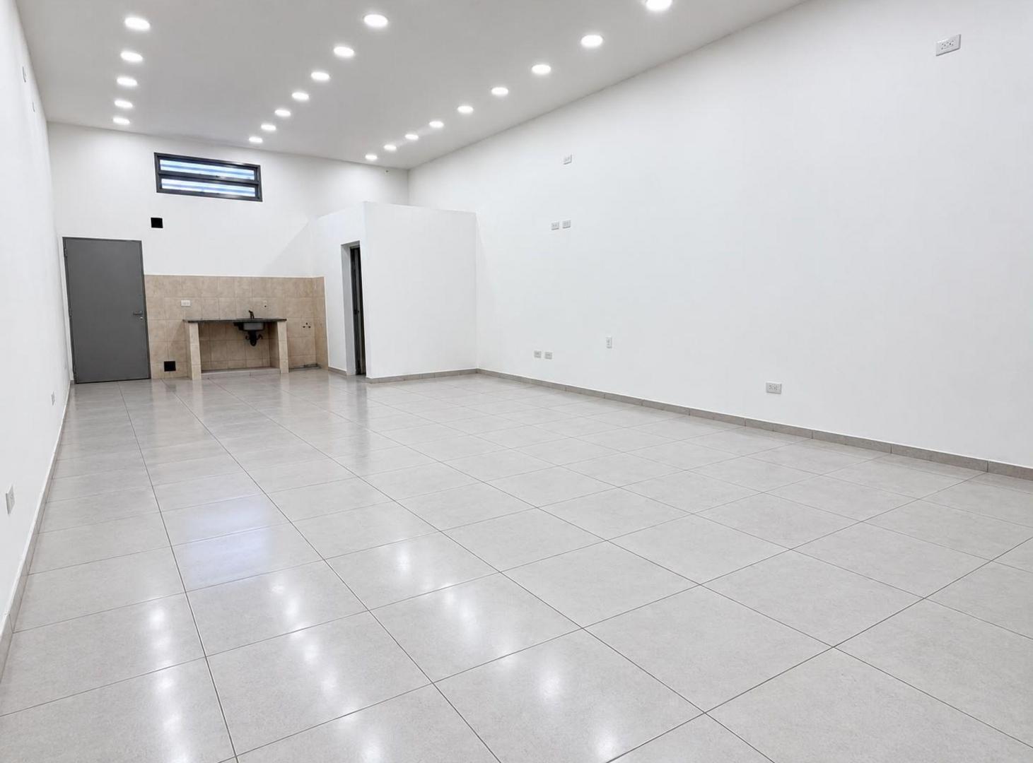 Foto de LOCAL COMERCIAL EN ALQUILER LA PLATA, imagen 3