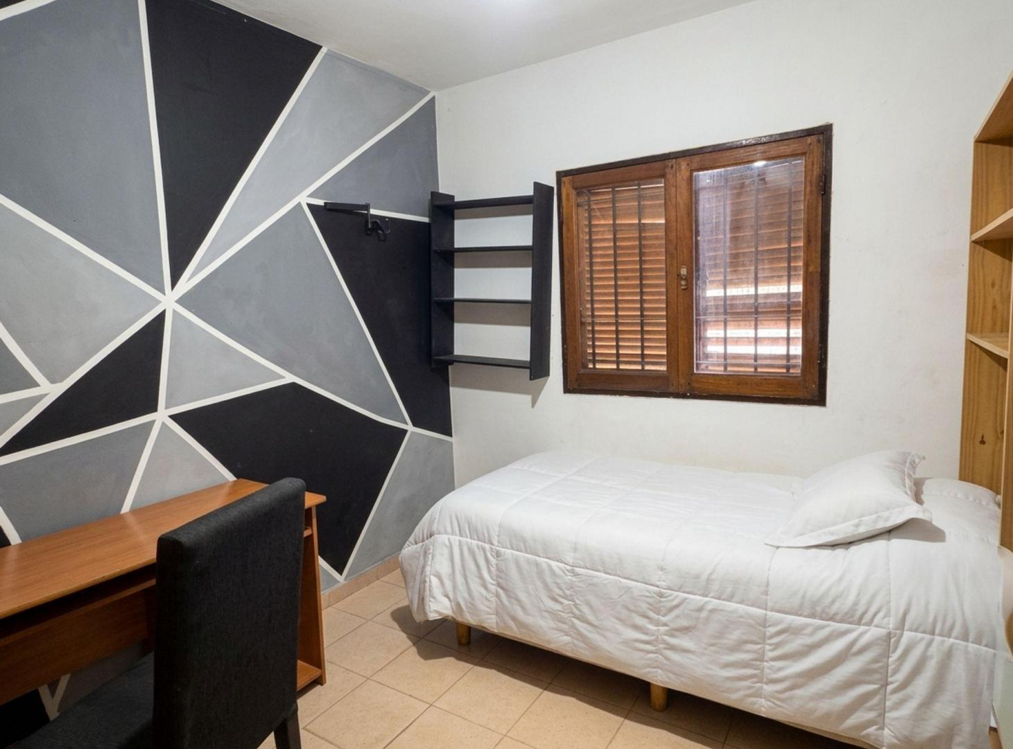 Foto de CASA EN VENTA LA PLATA 2 DORMITORIOS APTO CREDITO, imagen 2