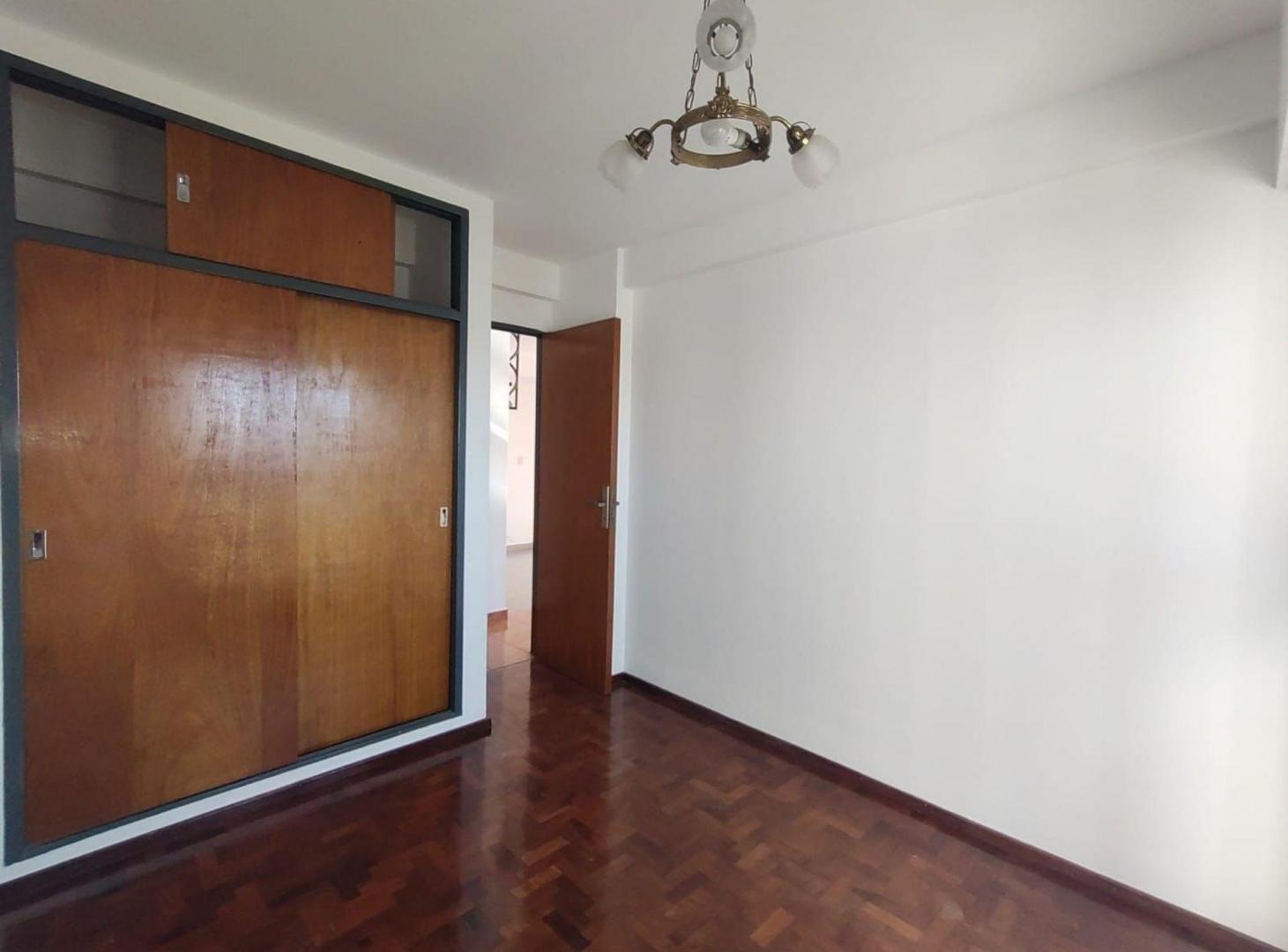 Foto de Departamento Duplex Alquiler La Plata Cochera, imagen 3
