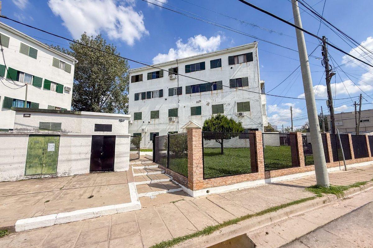 Foto de DEPARTAMENTO VENTA LOS HORNOS 2 DORMITORIOS GARAJE, imagen 3