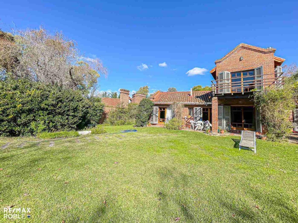 Foto de Casa en venta Villa Elisa 3 dormitorios con parque, imagen 4