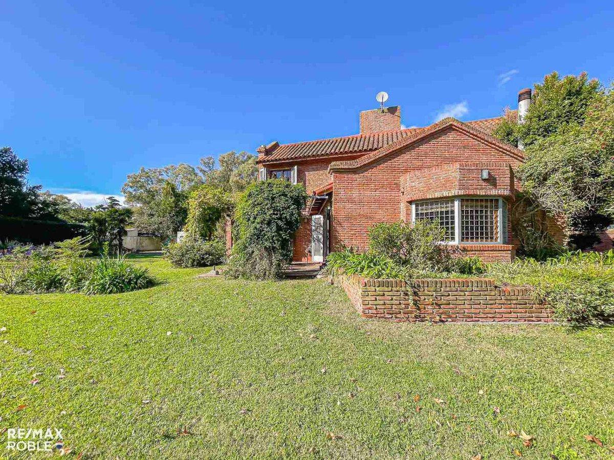 Foto de Casa en venta Villa Elisa 3 dormitorios con parque, imagen 2
