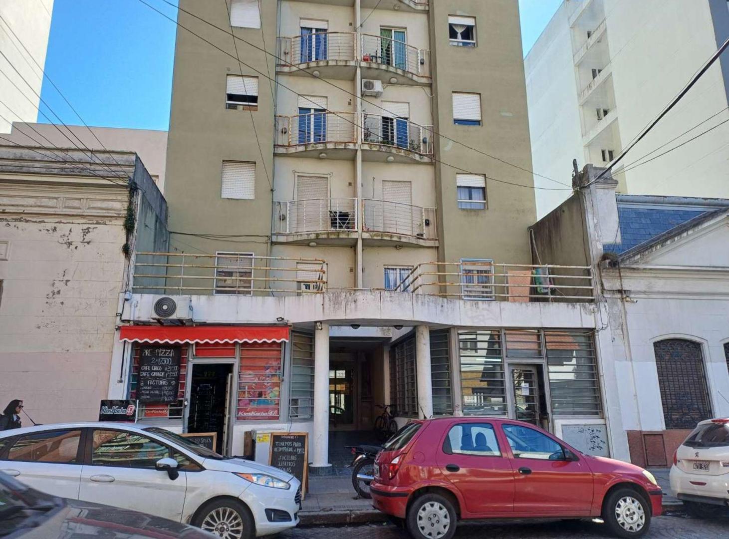 Foto de LOCAL COMERCIAL EN VENTA LA PLATA, imagen 2