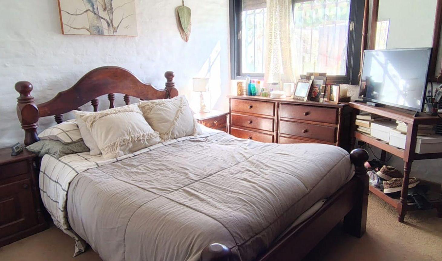 Foto de CASA A LA VENTA EN GONNET CON PILETA Y QUINCHO, imagen 3