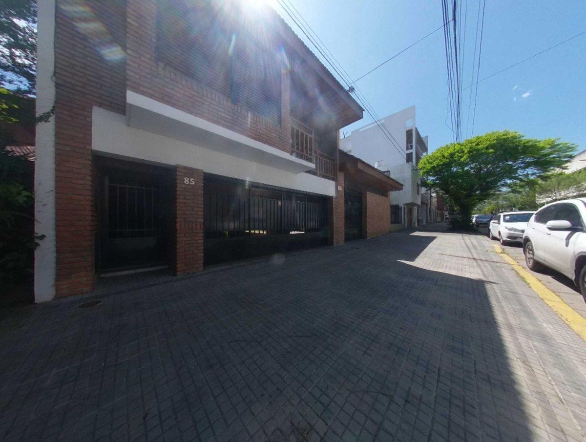 Foto de CASA VENTA LA PLATA 4 DORMITORIOS QUINCHO PILETA, imagen 2