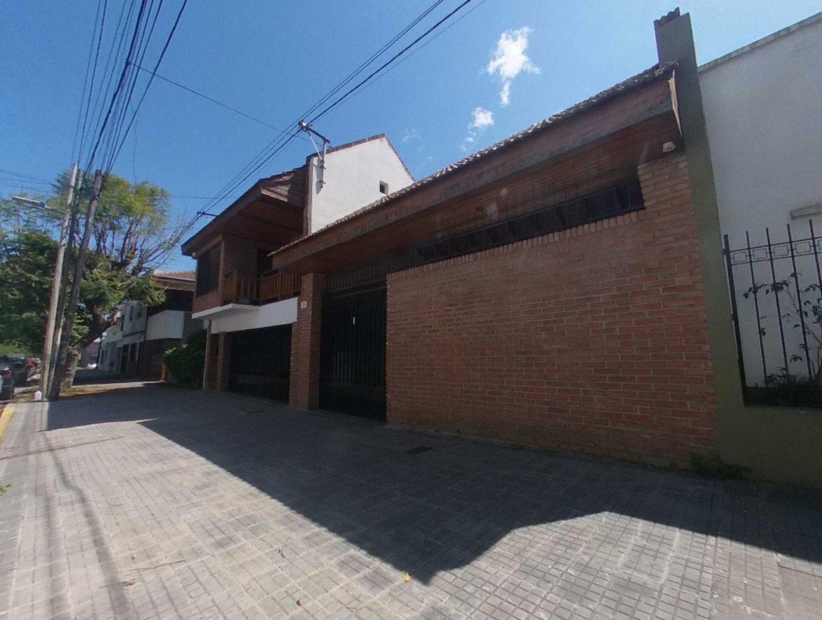 Foto de CASA VENTA LA PLATA 4 DORMITORIOS QUINCHO PILETA, imagen 3