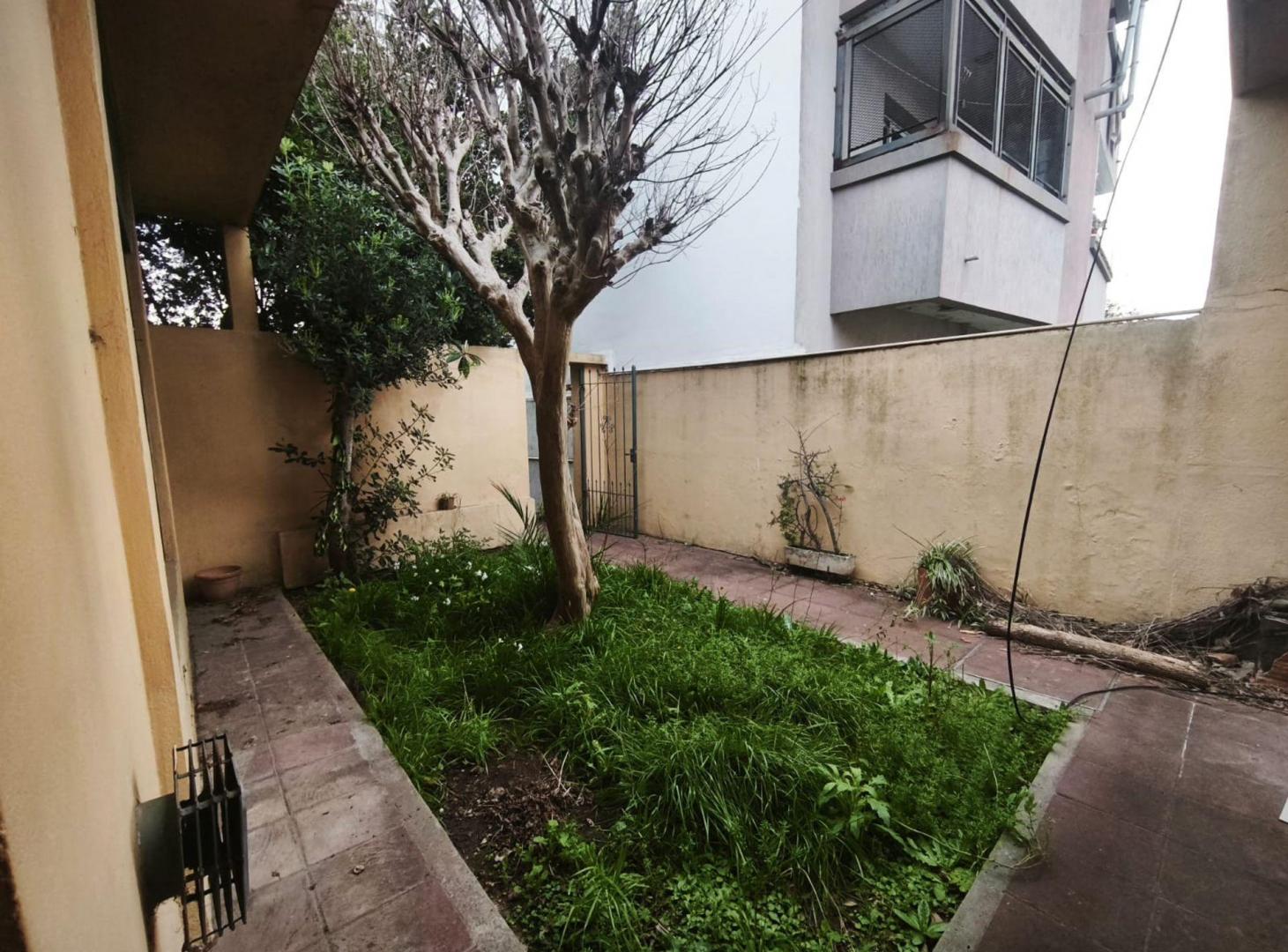 Foto de PH EN VENTA LA PLATA DOS DORMITORIOS CON JARDIN, imagen 3