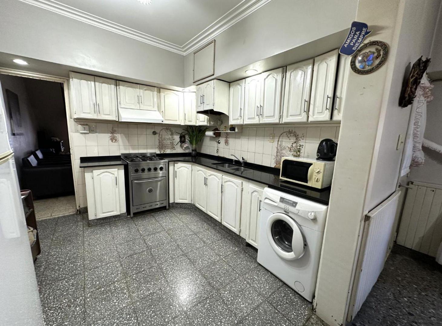 Foto de CASA EN VENTA LOMAS DE ZAMORA 4 AMBIENTES PARQUE, imagen 5