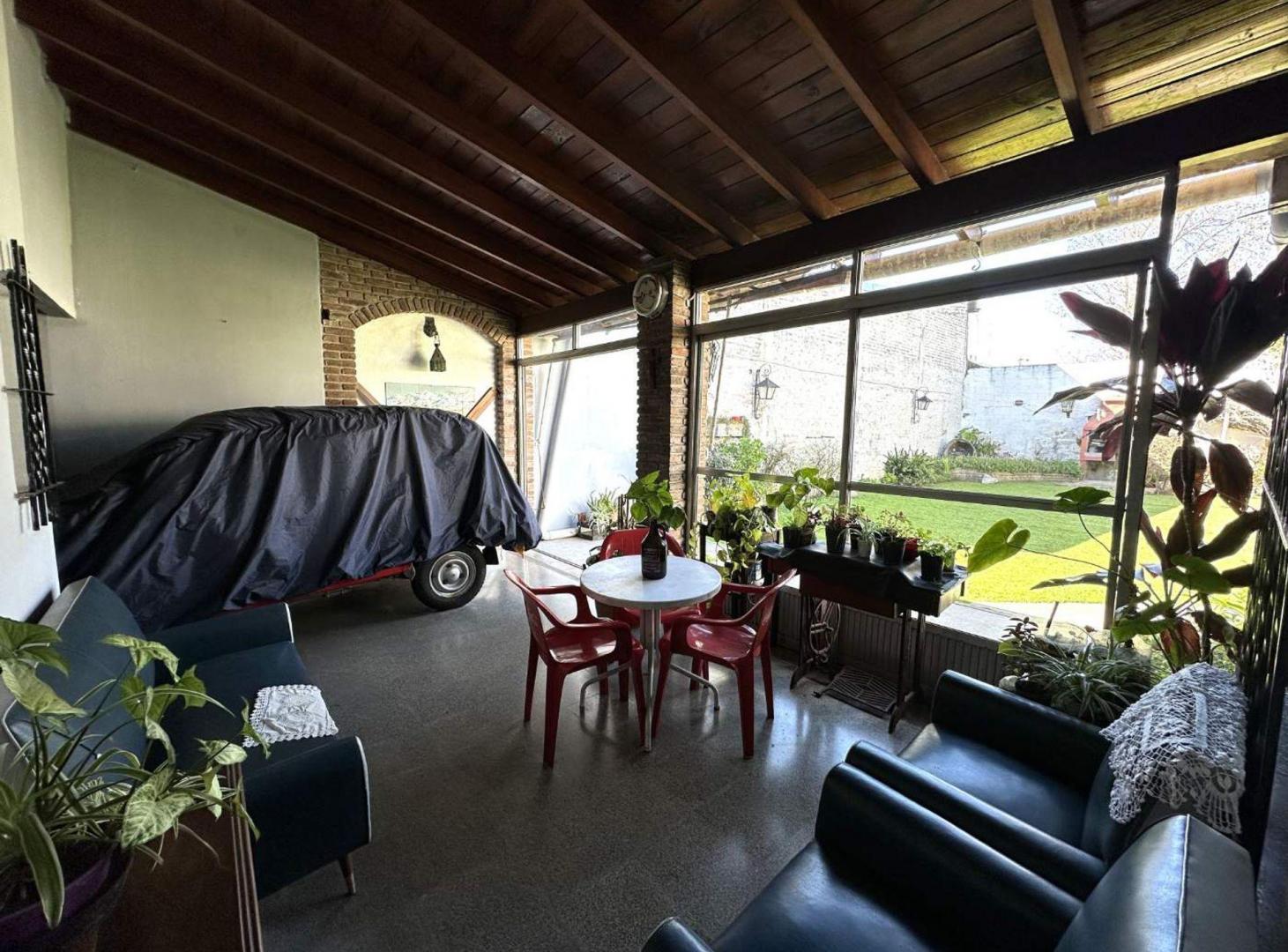 Foto de CASA EN VENTA LOMAS DE ZAMORA 4 AMBIENTES PARQUE, imagen 3