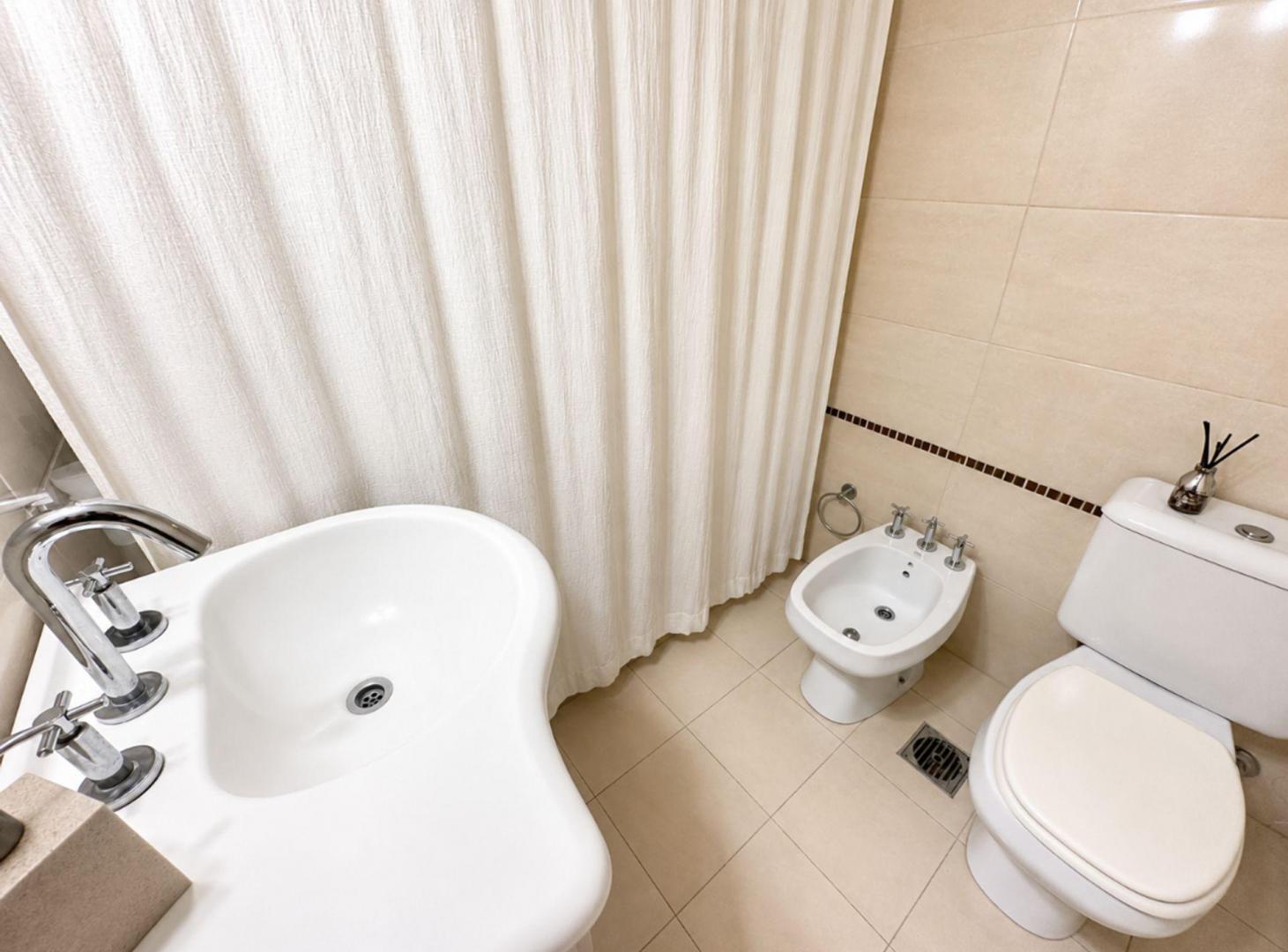 Foto de DEPARTAMENTO VENTA 2 AMBIENTES QUILMES PERMUTA, imagen 3