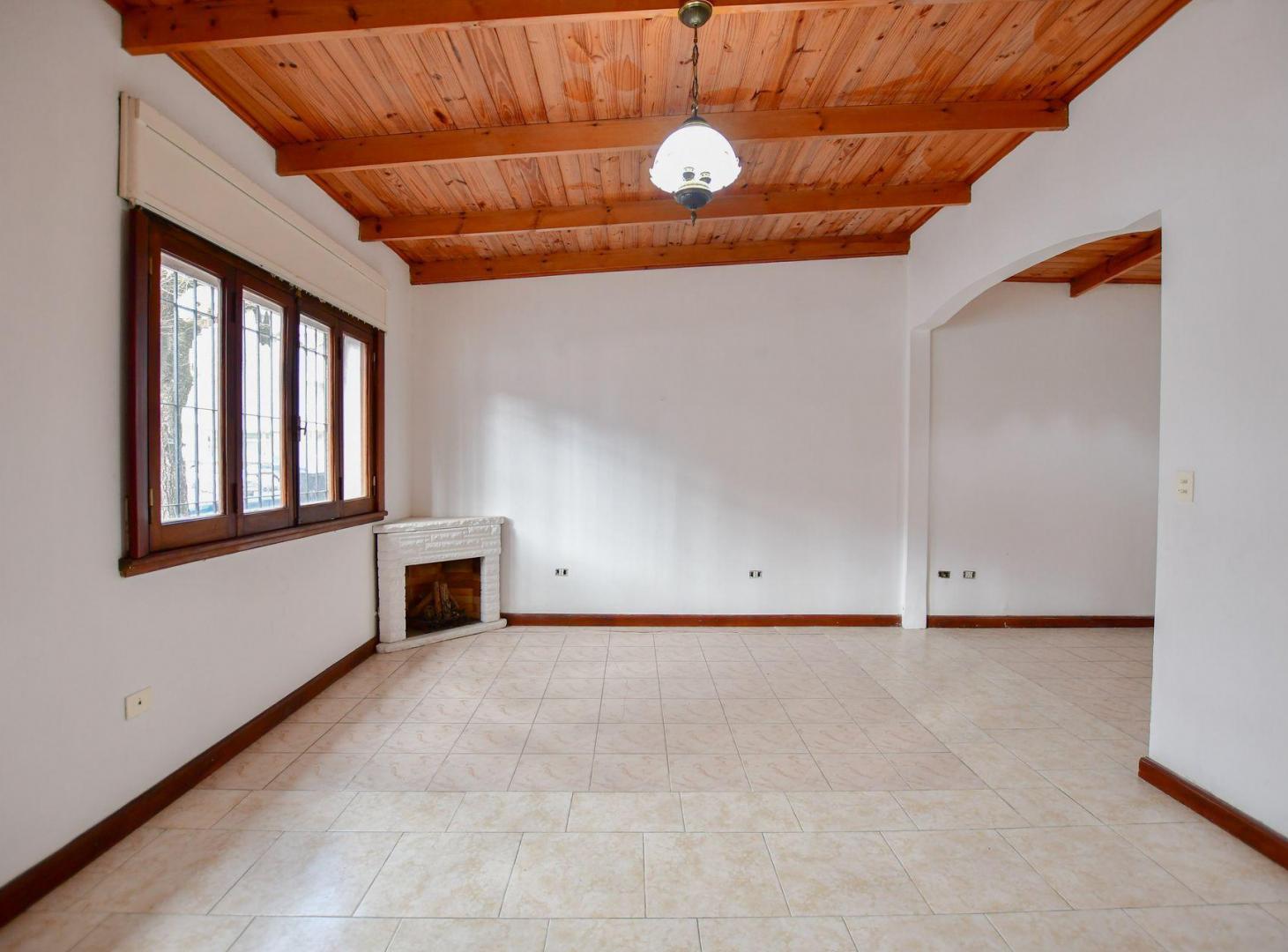 Foto de CASA EN VENTA LA PLATA 3 DORMITORIOS ESCRITORIO, imagen 3
