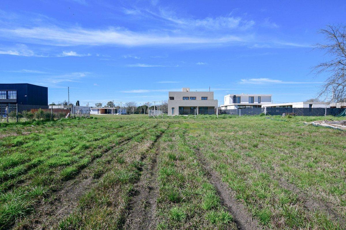 Foto de LOTE EN VENTA EN LAS CAROLINAS BARRIO CERRADO, imagen 2