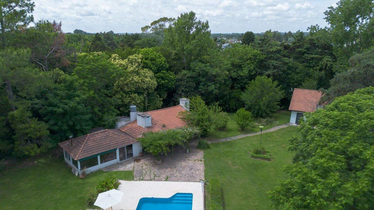 Foto de CASA QUINTA EN VENTA SICARDI 2 DORMITORIOS PILETA, imagen 3