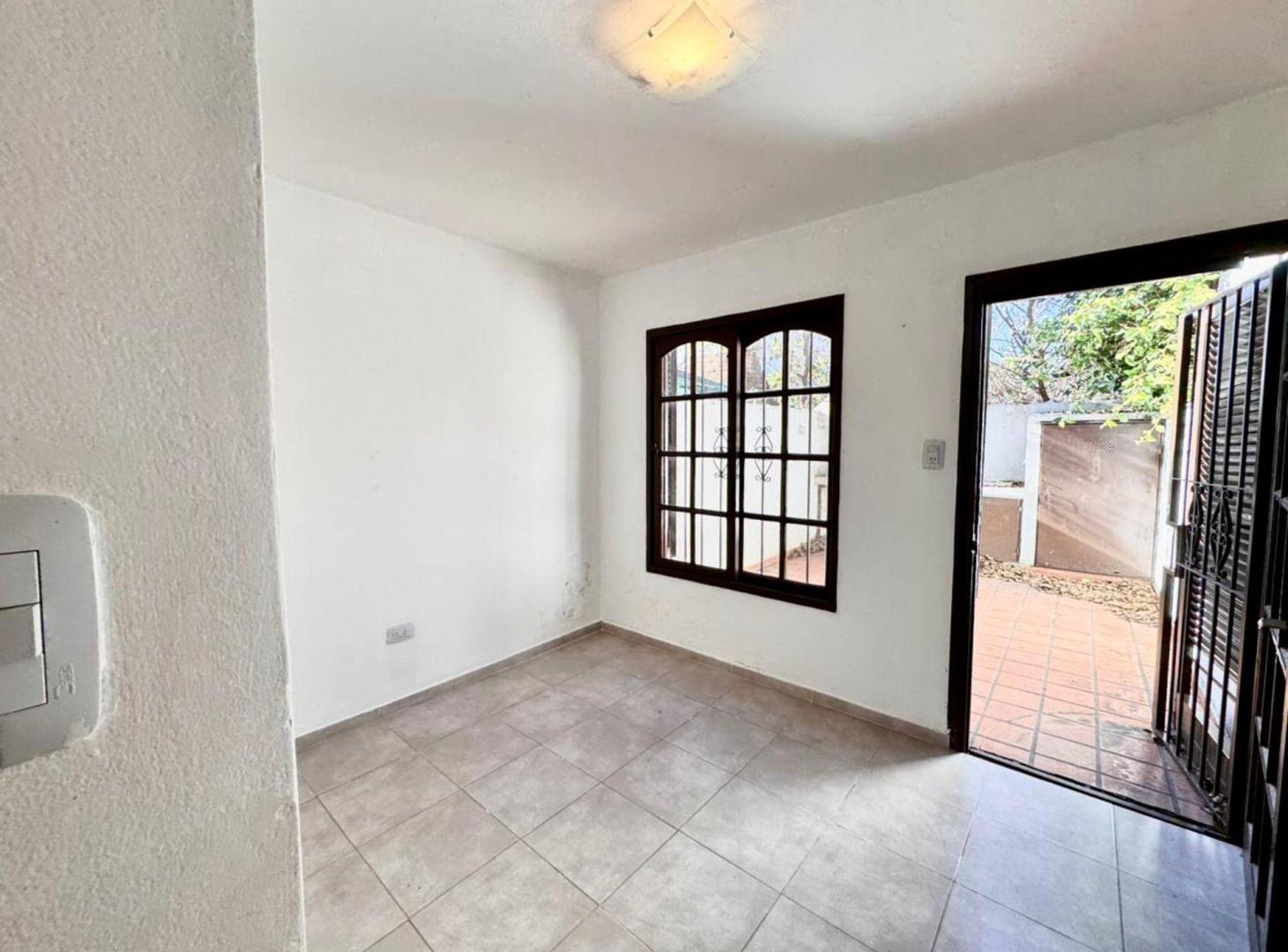 Foto de DEPARTAMENTO EN VENTA LA PLATA 2 DORMITORIOS PATIO, imagen 5