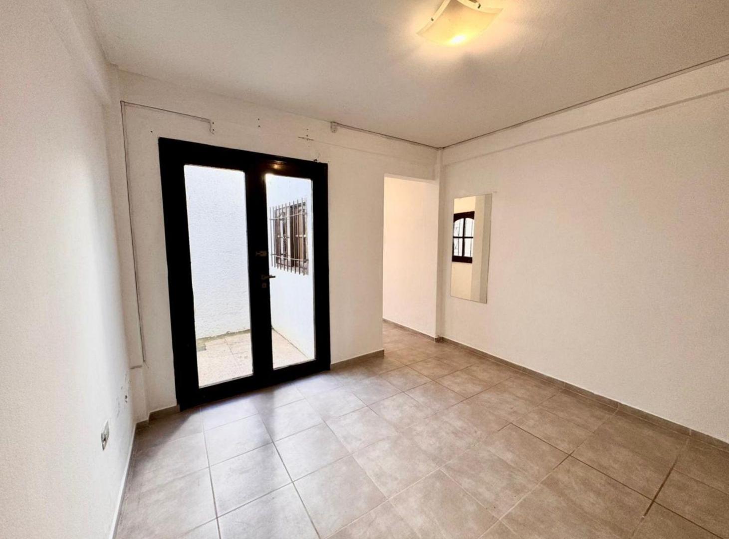 Foto de DEPARTAMENTO EN VENTA LA PLATA 2 DORMITORIOS PATIO, imagen 4