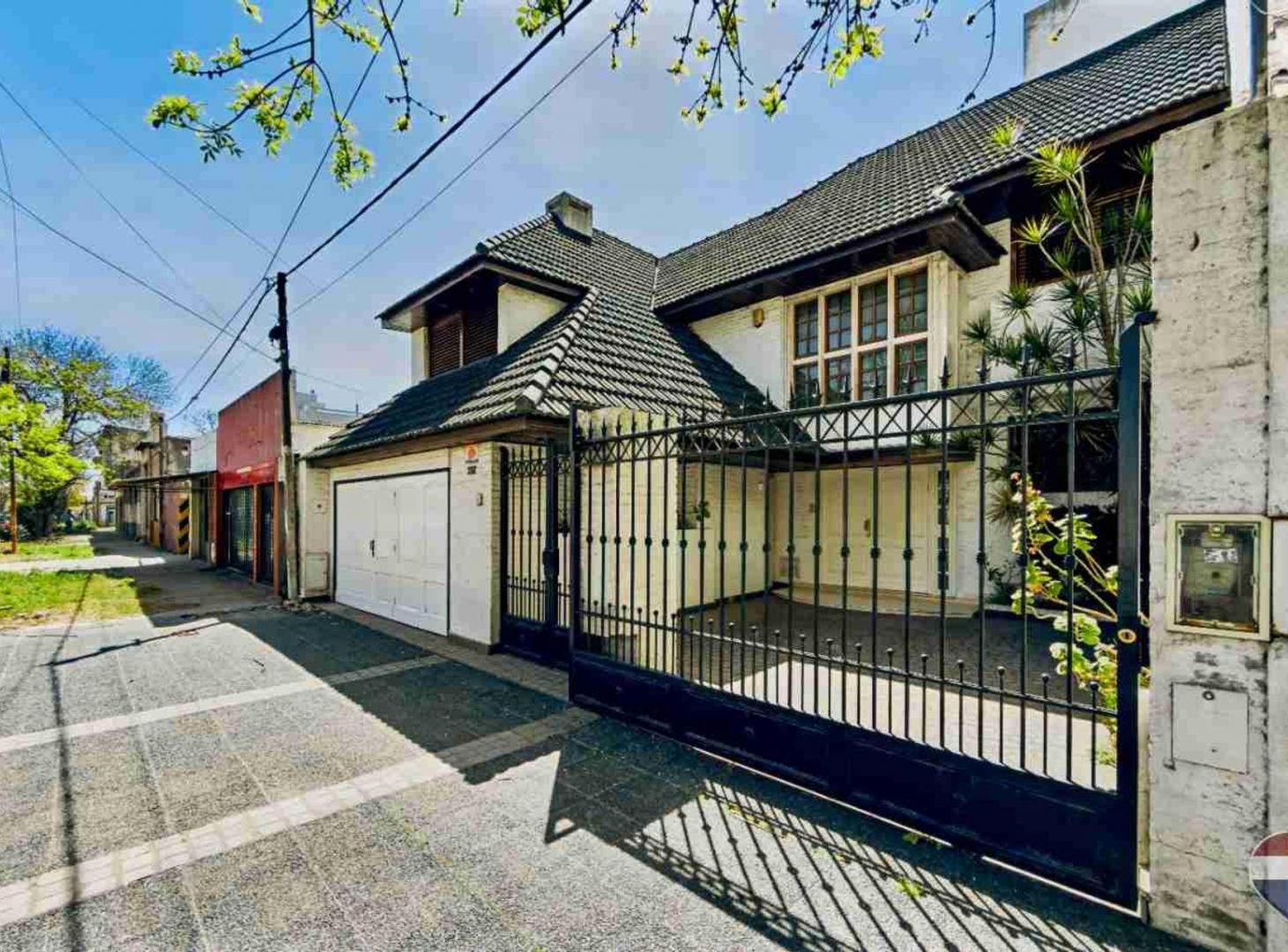 Foto de CASA EN VENTA LA PLATA 4 DORMITORIOS DE CATEGORIA, imagen 1