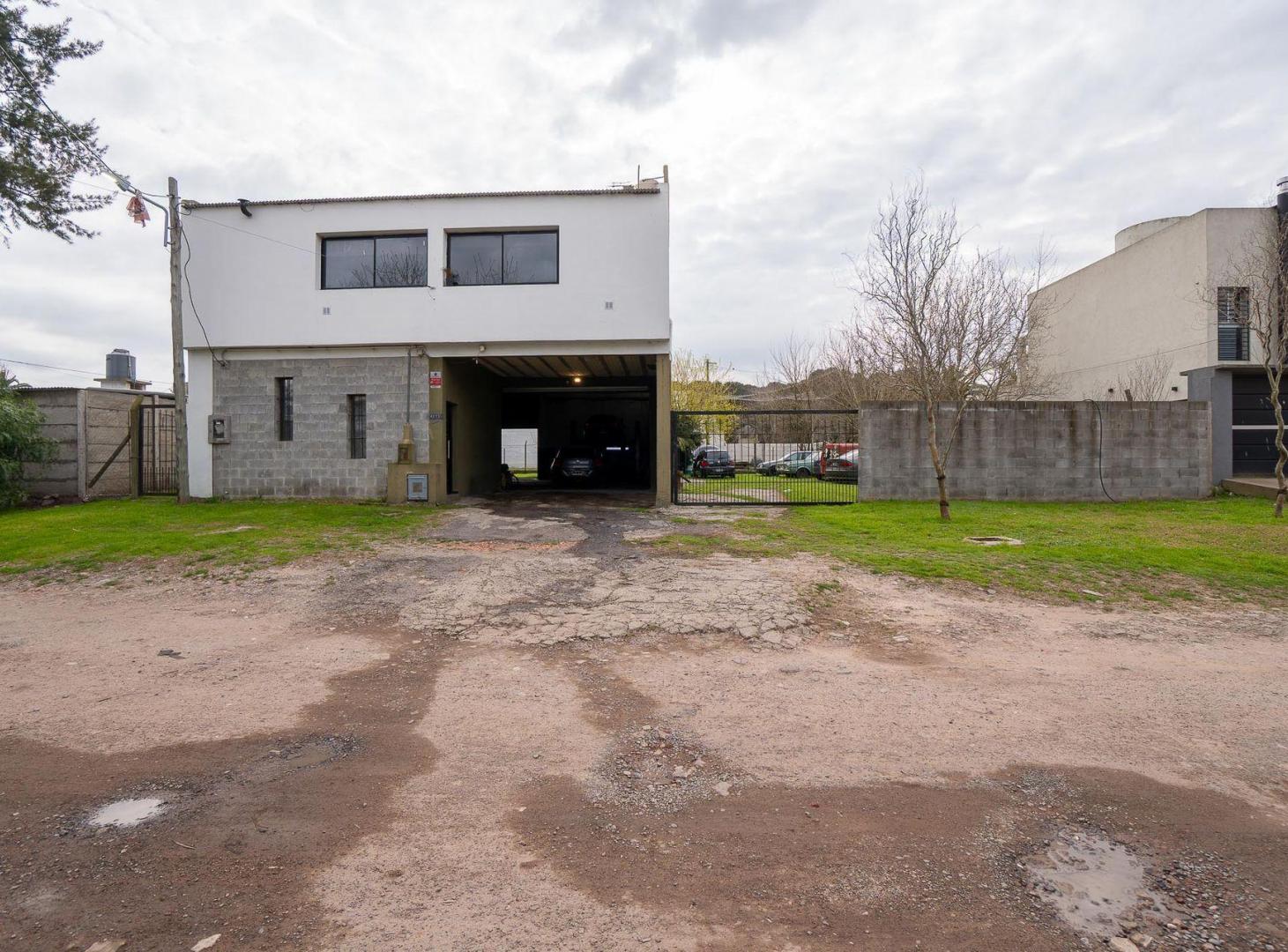 Foto de GALPON TALLER CON DEPARTAMENTO EN VENTA LA PLATA, imagen 1