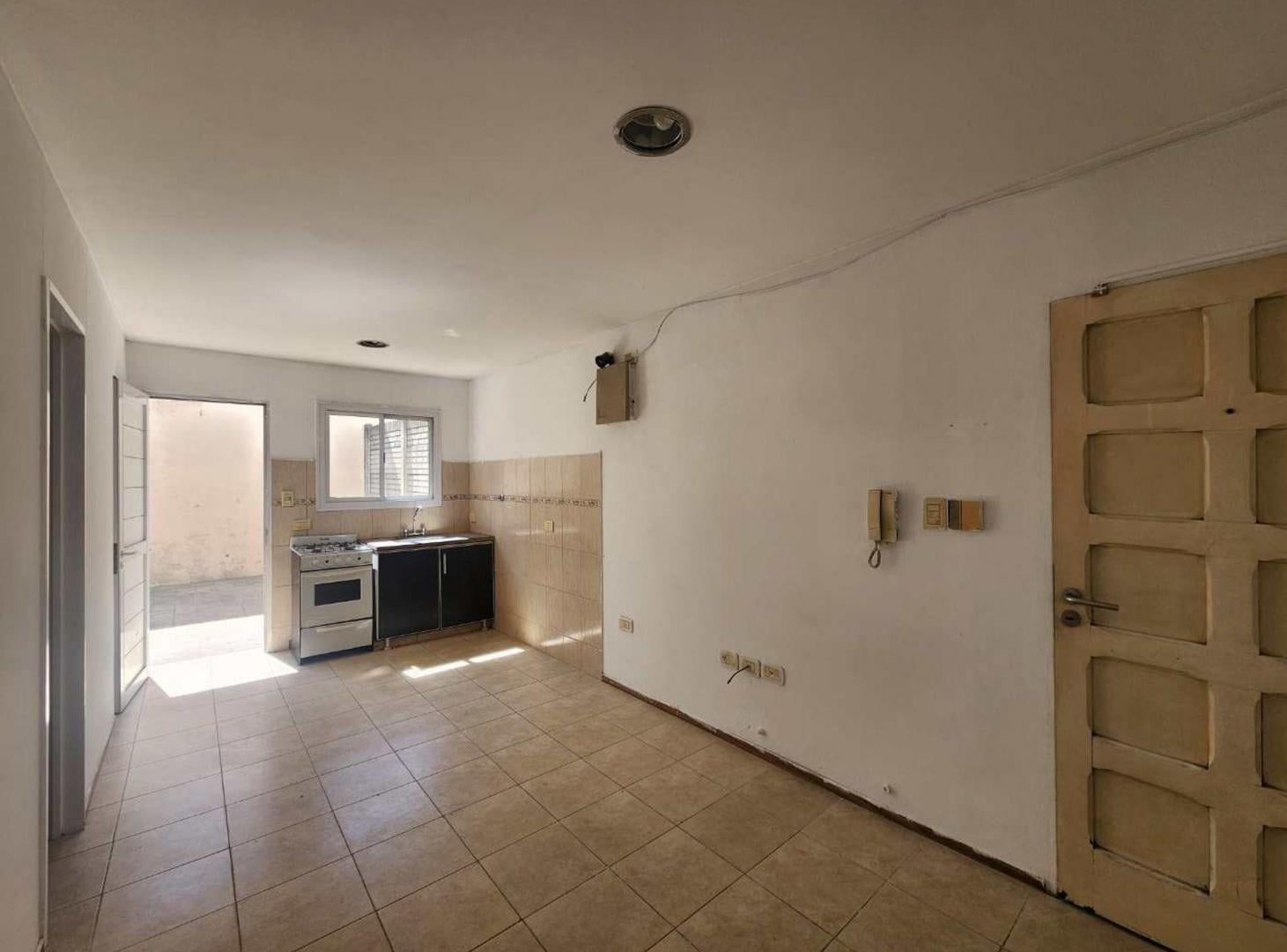 Foto de DEPARTAMENTO ALQUILER LA PLATA 1 DORMITORIO PATIO, imagen 2