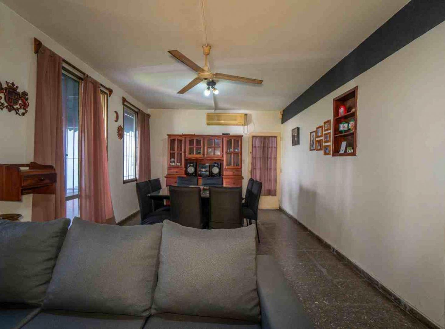 Foto de CASA EN VENTA RINGUELET 3 DORMITORIOS COCHERA, imagen 2