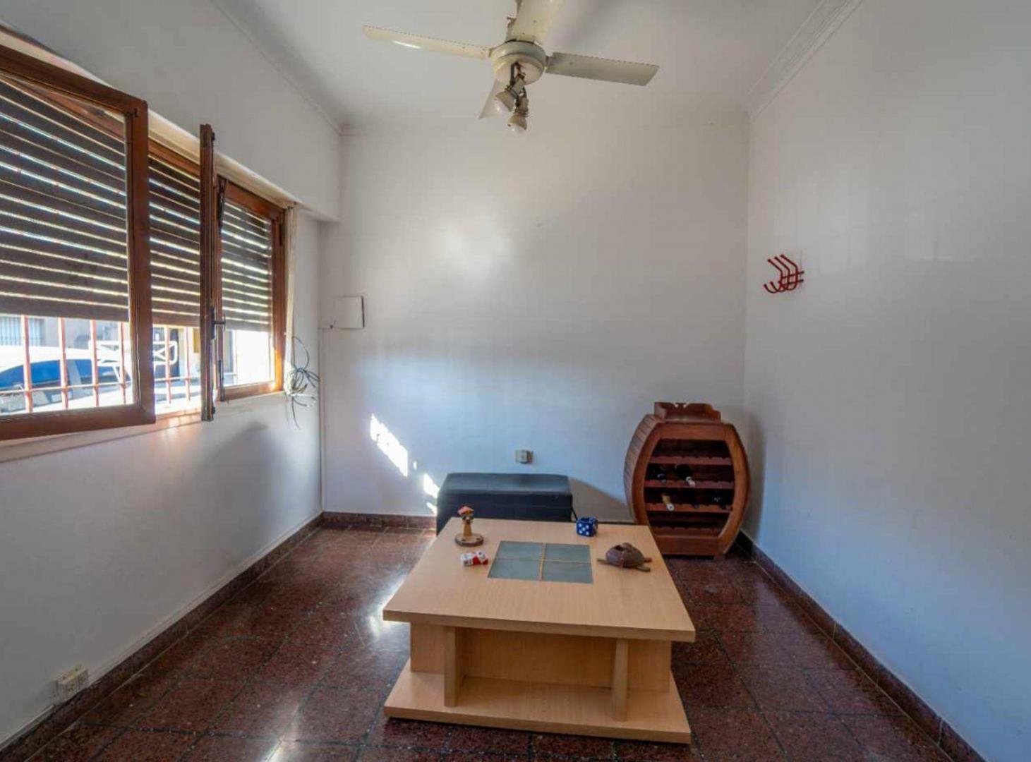 Foto de CASA EN VENTA RINGUELET 3 DORMITORIOS COCHERA, imagen 3