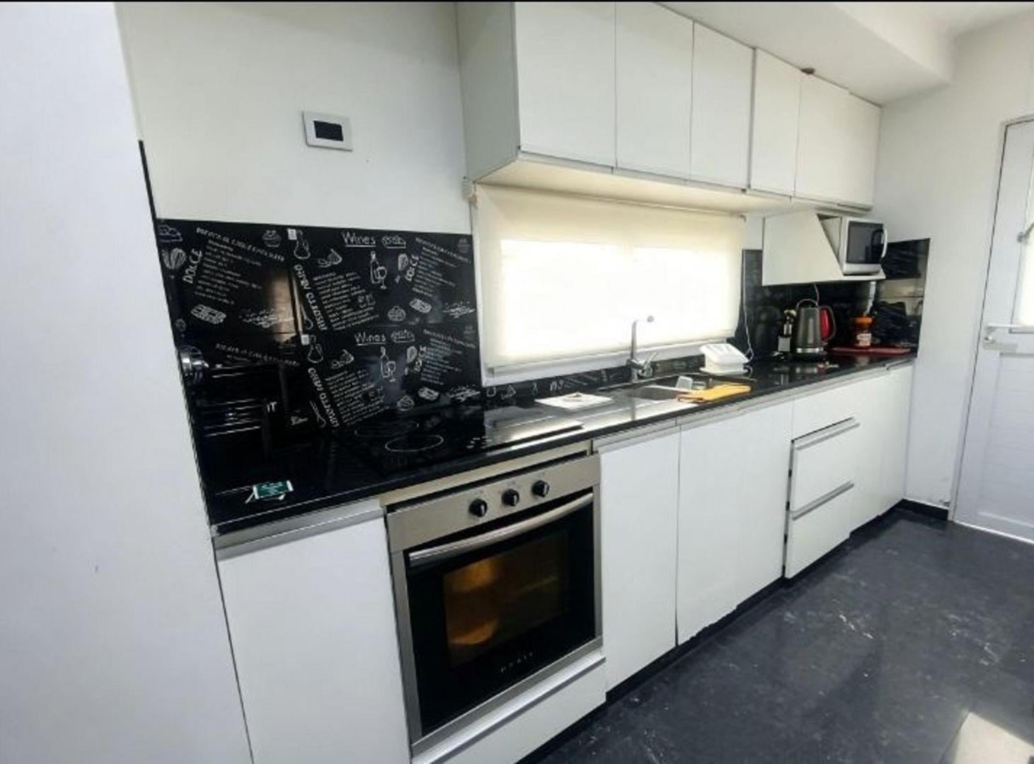 Foto de CASA VENTA LA PLATA 1 DORMITORIO PARQUE Y COCHERA, imagen 1