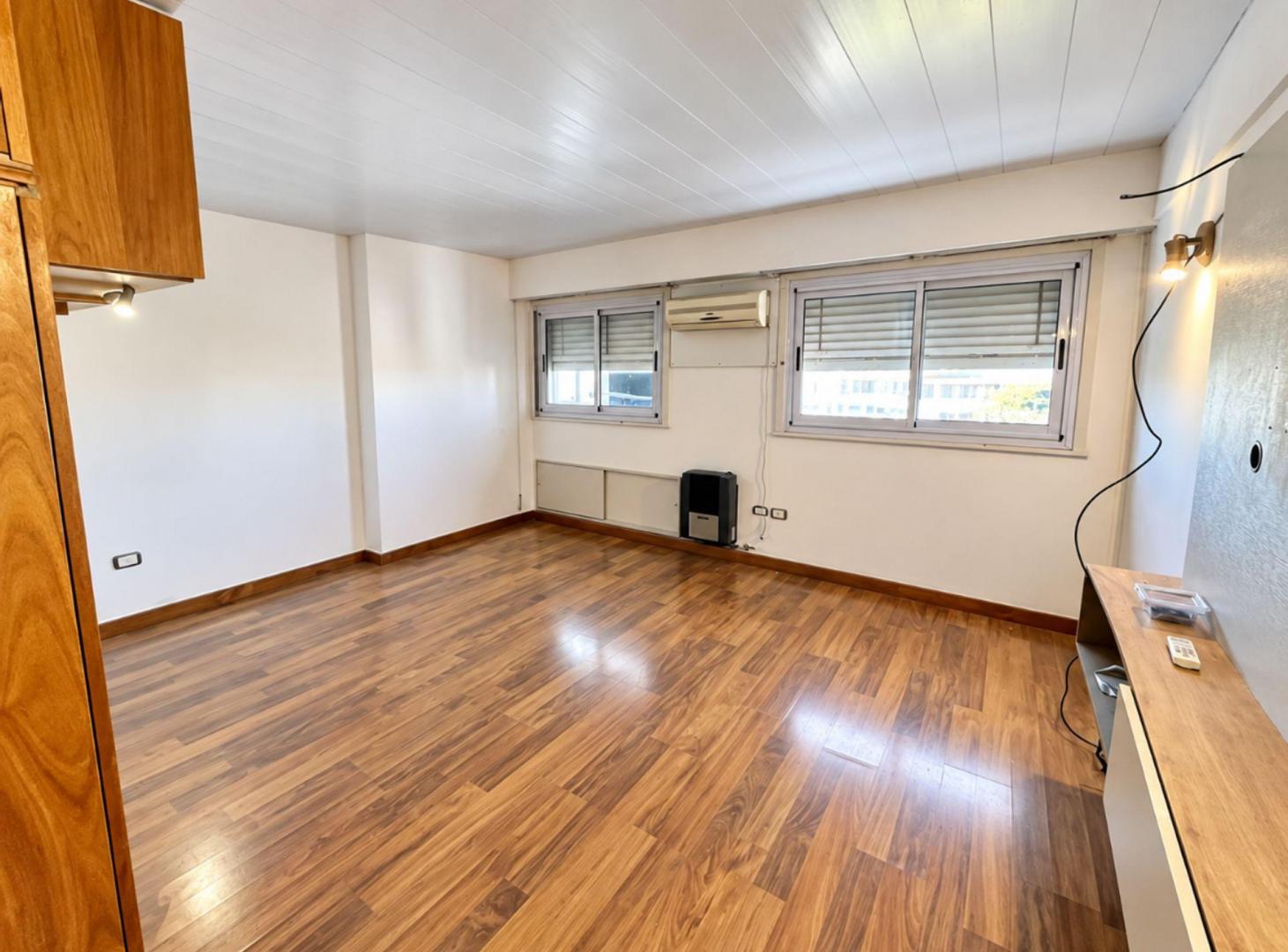 Foto de DEPARTAMENTO EN VENTA LA PLATA 4 DORMITORIOS, imagen 2