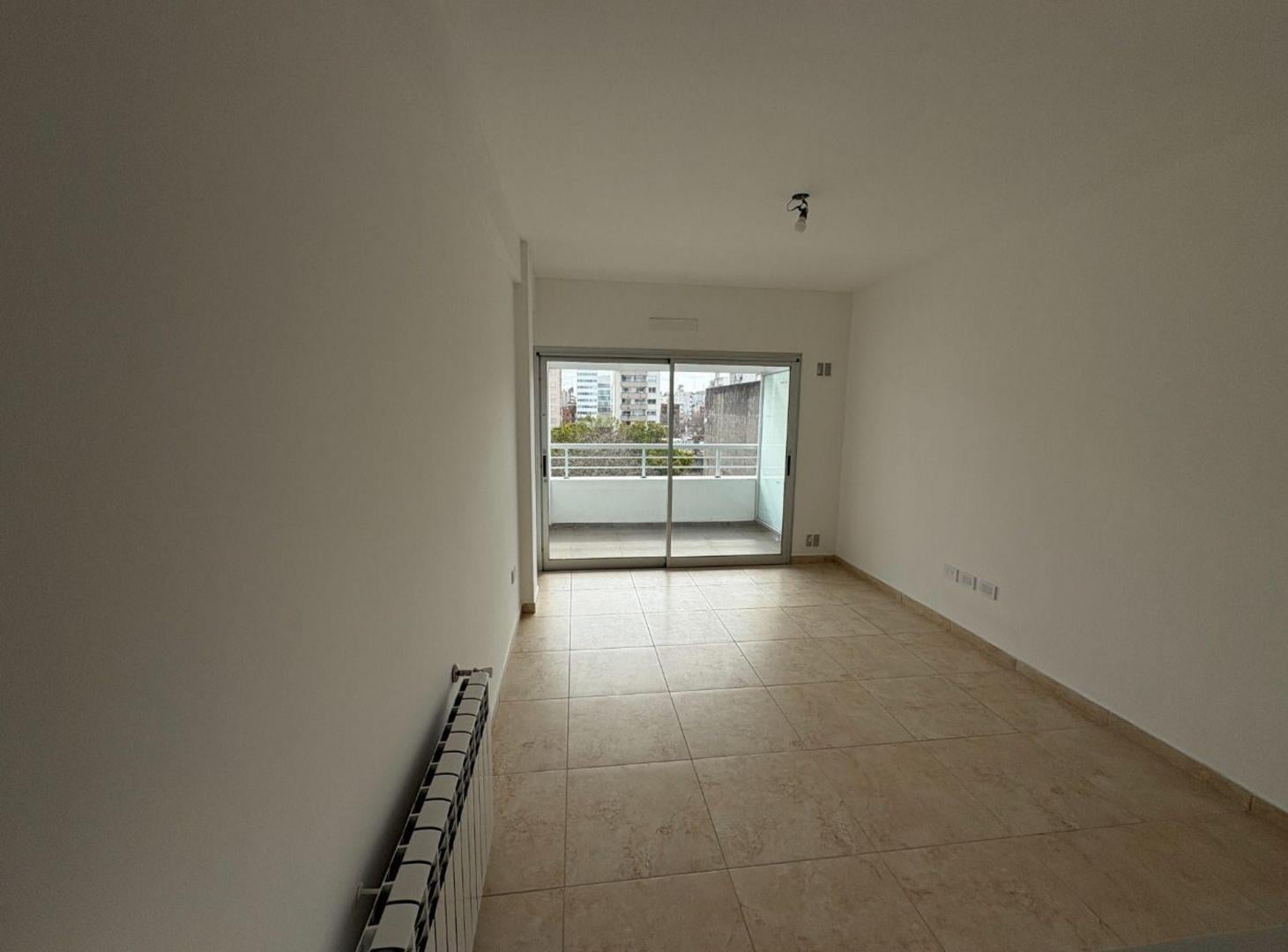 Foto de DEPARTAMENTO VENTA LA PLATA 1 DORMITORIO Y COCHERA, imagen 2