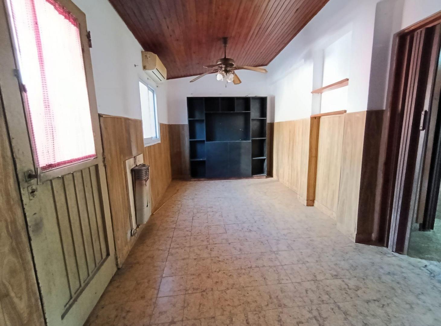 Foto de CASA EN VENTA BERISSO A RECICLAR 2 DORMITORIOS, imagen 3