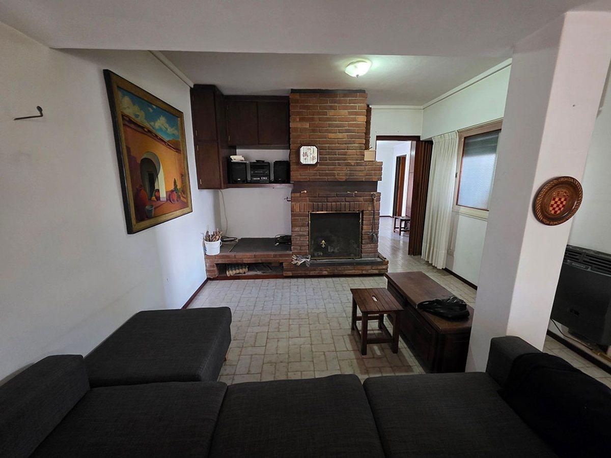 Foto de CASA EN VENTA LOS HORNOS 4 DORMITORIOS, imagen 4