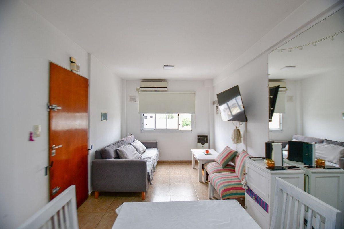Foto de DEPARTAMENTO VENTA LA PLATA 1 DORMITORIO COCHERA, imagen 2