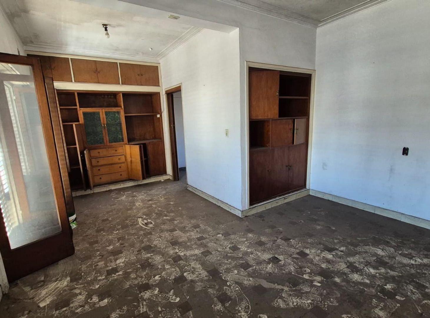 Foto de LOCAL Y DEPARTAMENTO EN VENTA LA PLATA A RECICLAR, imagen 1