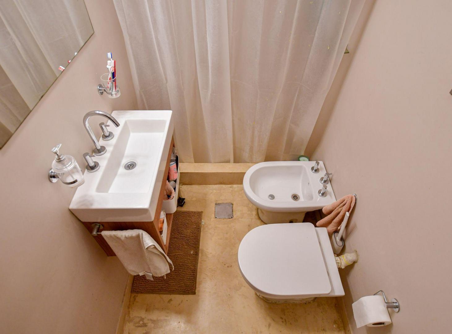 Foto de CASA VENTA RINGUELET 4 DORMITORIOS C/ PARQUE, imagen 5