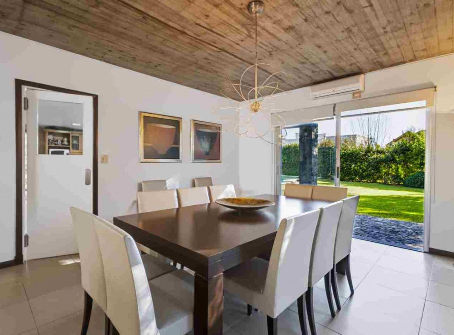 Foto de Casa venta Fincas Iraola I 5 ambientes APTA BANCO, imagen 3