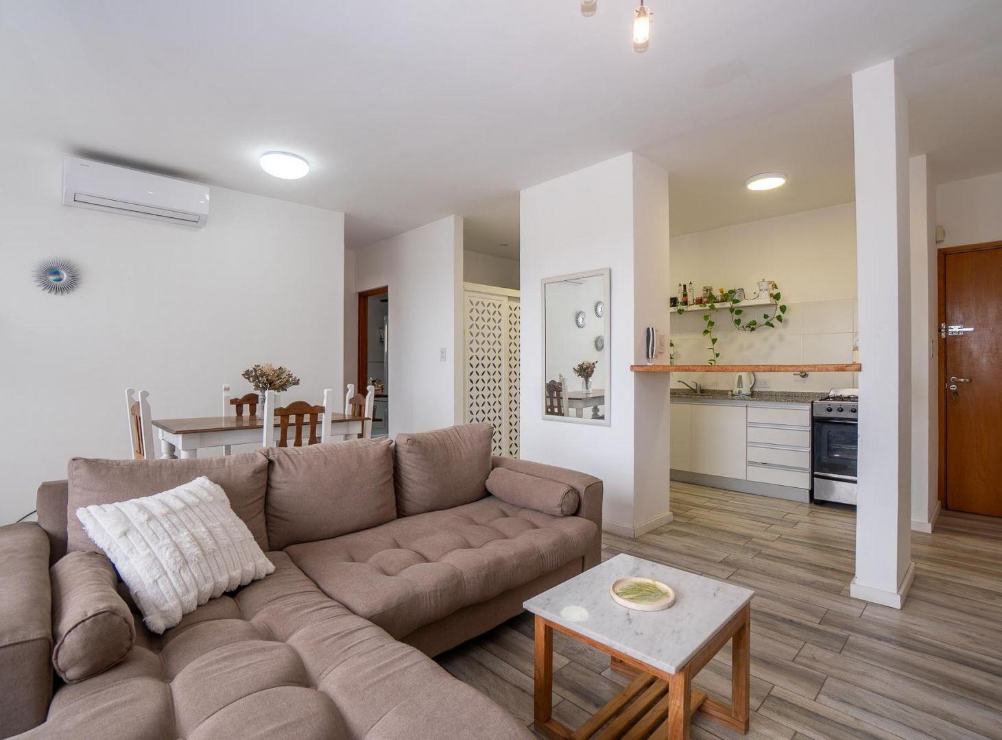 Foto de DEPARTAMENTO VENTA LA PLATA 1 DORMITORIO COCHERA, imagen 2