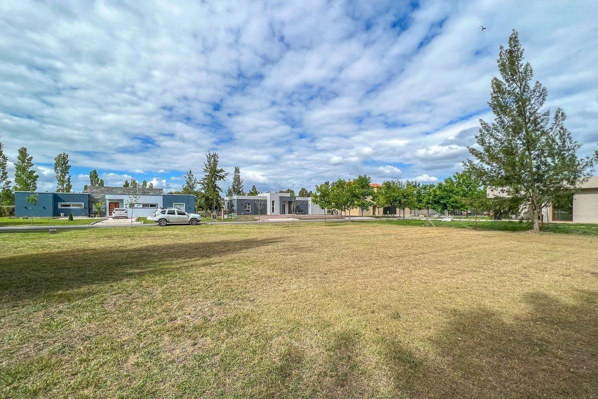 Foto de TERRENO EN VENTA CLUB MIRALAGOS, imagen 4