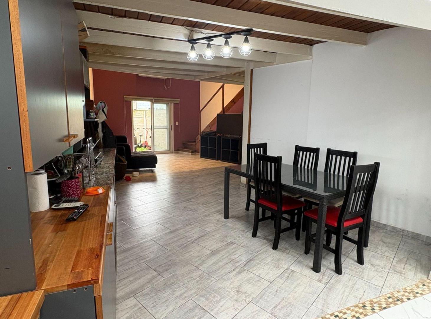 CASA EN VENTA TOLOSA 3 DORMITORIOS EN LOTE PROPIO