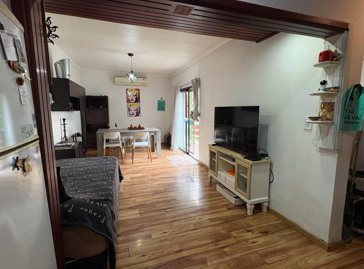 Foto de CASA CON COCHERA Y JARDIN EN VENTA LA PLATA, imagen 4