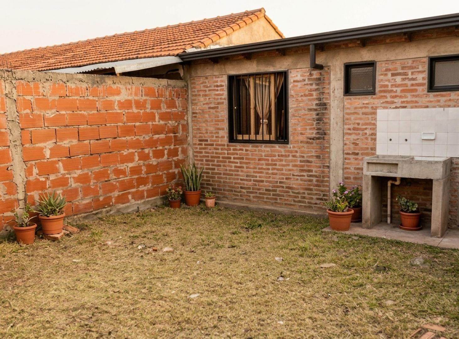Foto de CASA EN VENTA EN ROMERO A REFACCIONAR, imagen 2