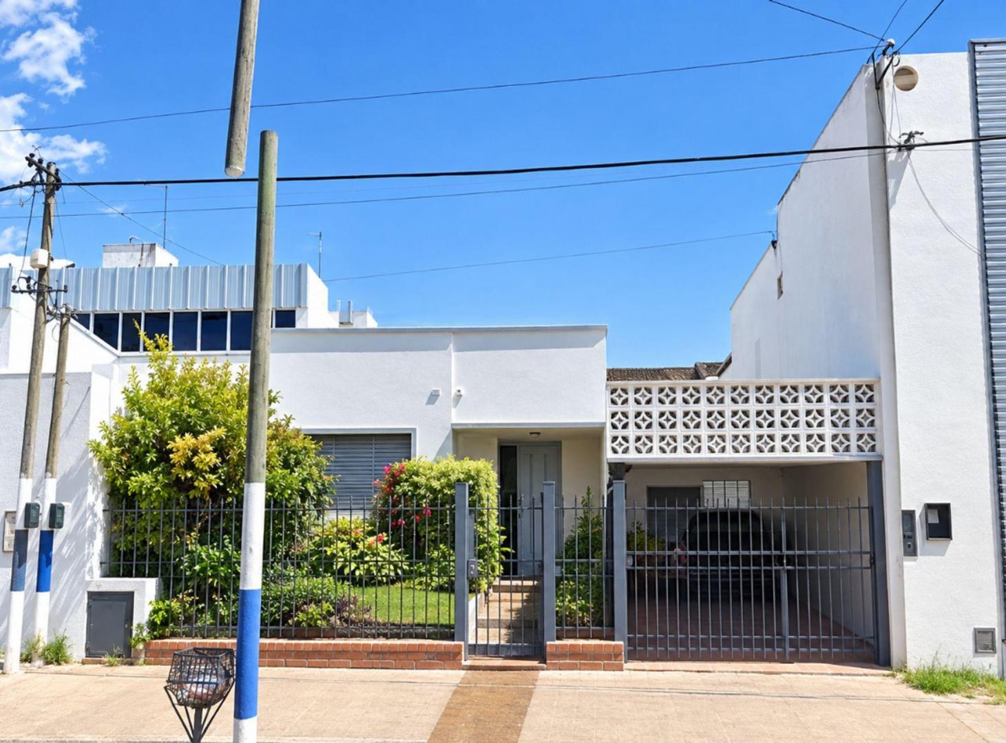Foto de LOTE EN VENTA LA PLATA SOBRE AVENIDA, imagen 1