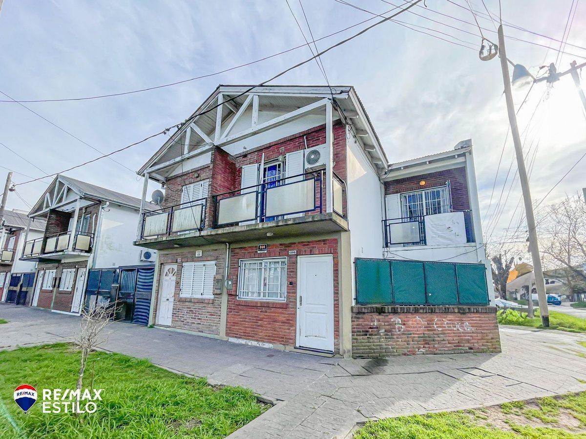 Foto de PH EN VENTA LOS HORNOS 3 DORMITORIOS GARAGE 88 m2, imagen 2