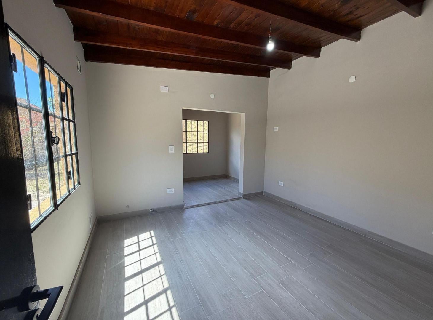 Foto de CASA VENTA LA PLATA 2 DORMITORIOS C/ COCHERA PATIO, imagen 4