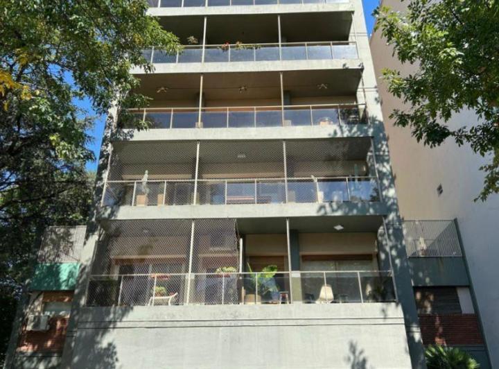 EXCELENTE SEMIPISO EN BELGRANO R. 4 AMB C/DEPENDENCIA, COCHERA Y BAULERA 5