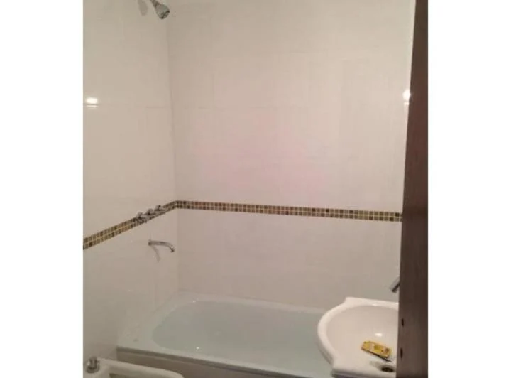 ALQUILER - Departamento 2 ambientes con cochera y baulera en Lamadrid casi. V. Lopez -$500.000 2