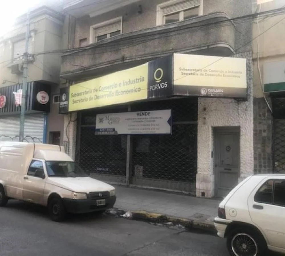 VENTA - Inmueble comercial s/ Videla c/ amplio salon 1° pi