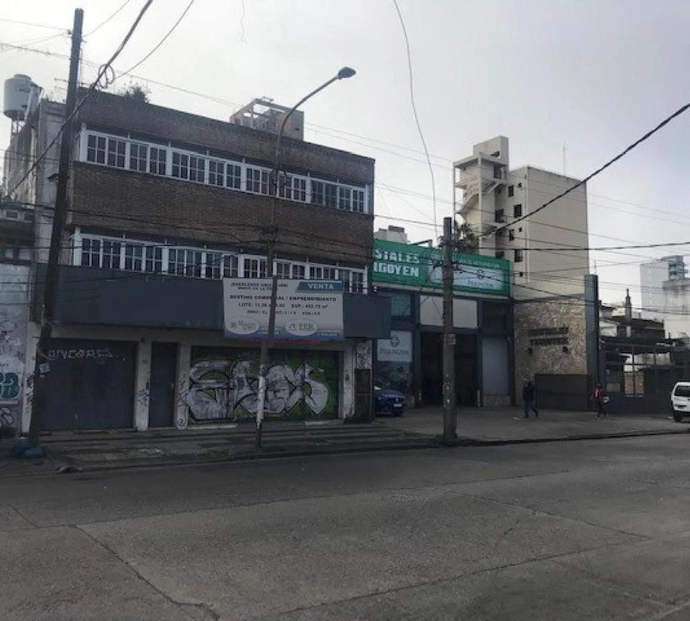 VENTA-Importante inmueble comercial de 492 m2 de planta s/ Y
