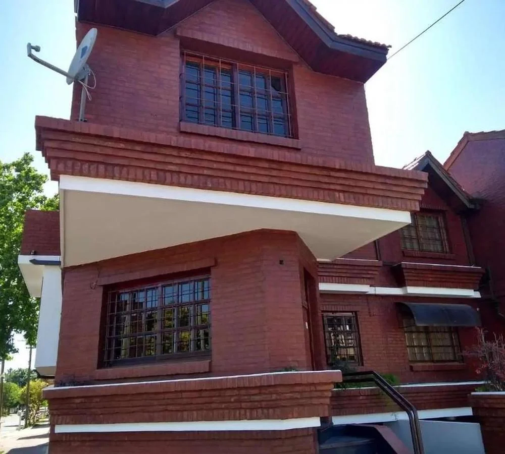 VENTA - TRIPLEX 5 AMBIENTES - BERNAL