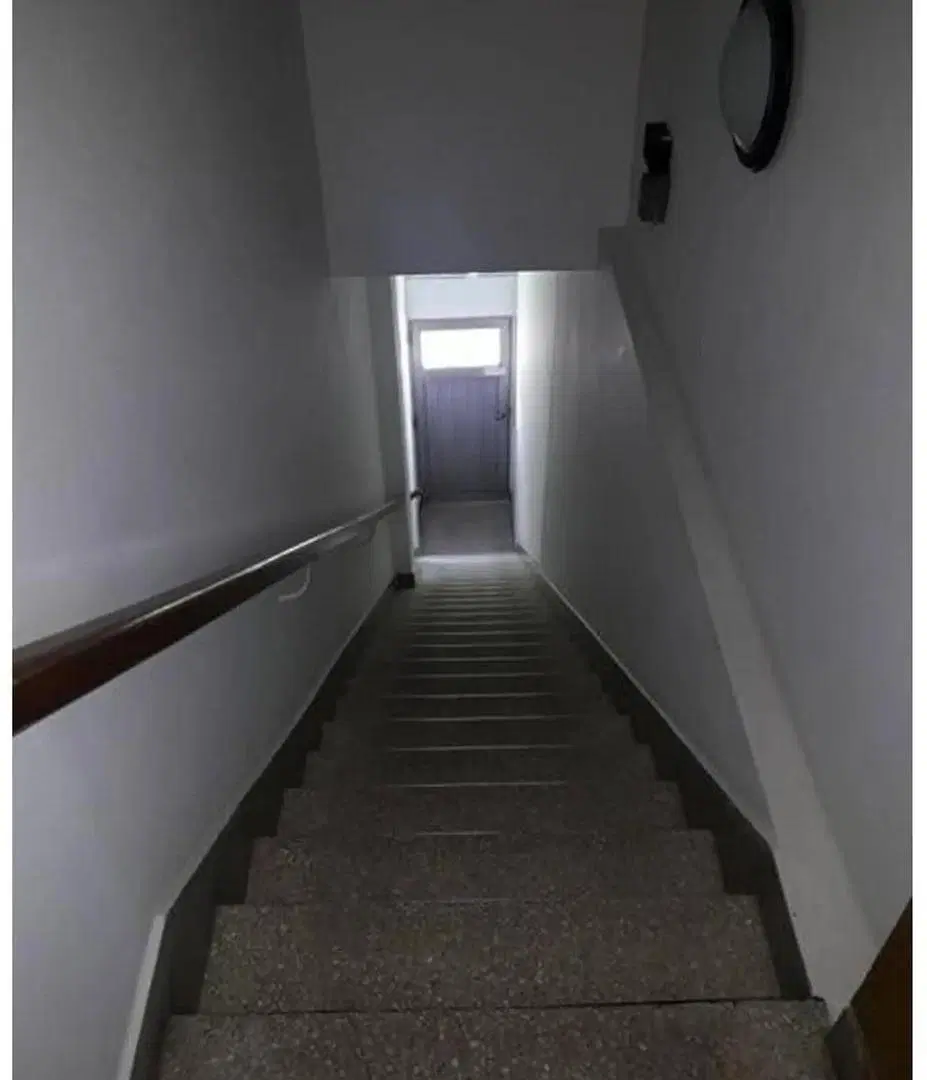 ALQUILER - Oficina en 1er piso por escalera en Alem casi Mitre (a mts. de Peatonal Rivadavia) 2