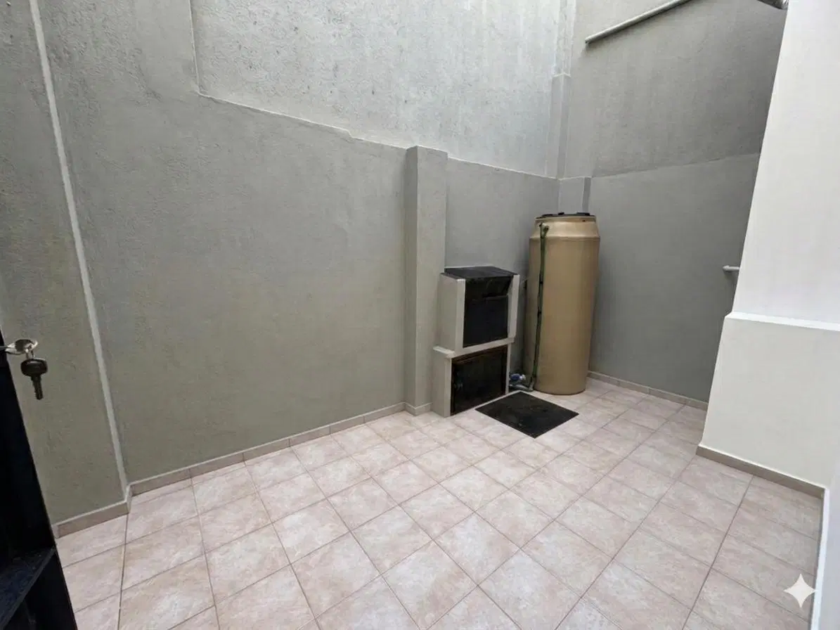 VENTA - Excelente PH tipo triplex con cochera cubierta - APTO PERMUTA - USD110.000 4