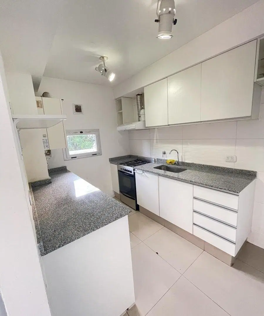 VENTA - Excelente semipiso 3 ambientes al frente con doble cochera - APTO CREDITO 2